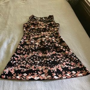 Flower dress casual style.
